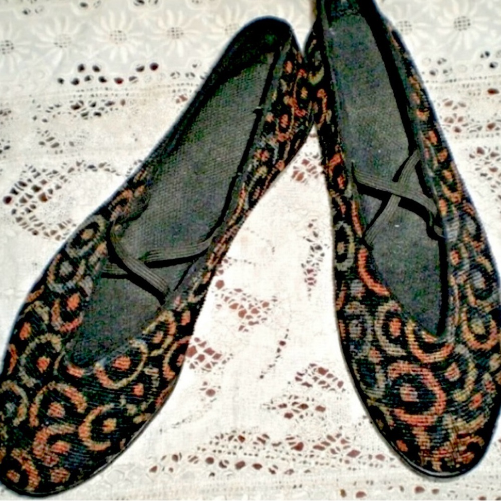 Anthropologie Apropos jewel tone tapestry ballet flats, size 10.